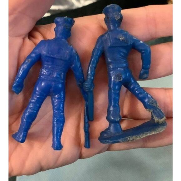 Set of 2 VINTAGE - Antique - Tim Mee Toy Navy Sailor Figurines - Picture 3 of 3